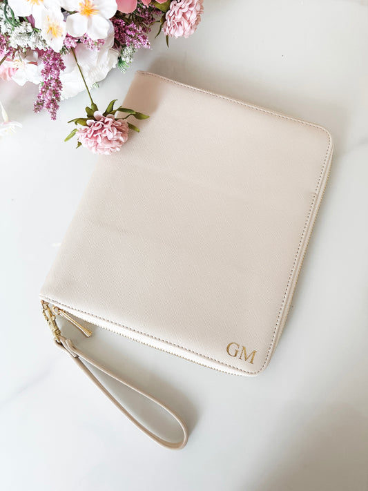 Personalised monogram travel organiser